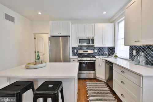 1254 18th St, Philadelphia, PA 19121-5027