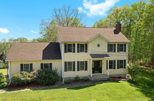 237 New London Rd, Colchester, CT 06420-4020
