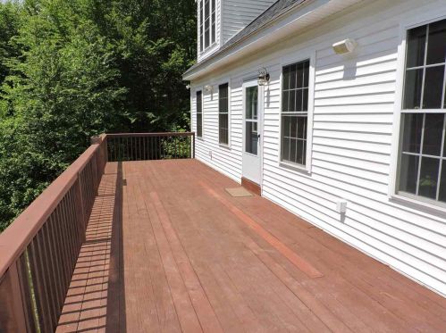 61 Thorndike Rd, Weare NH  03281-4549 exterior