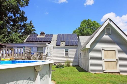 25 Losee Rd, New Hamburg, NY 12590-4450