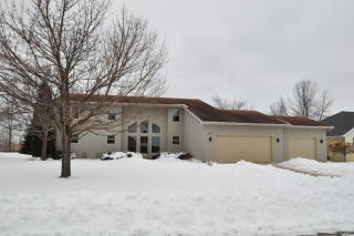 1377 Julie Ct, Neenah, WI 54956-1199