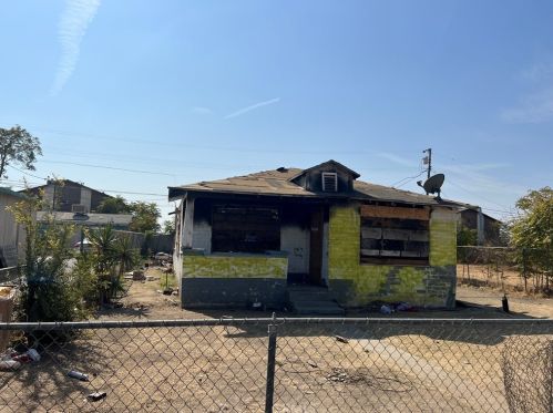 1509 Potomac Ave, Bakersfield CA  93307-1253 exterior