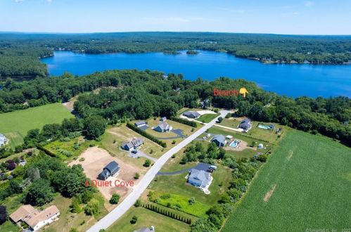 4 Quiet Cove Ln, Norwich, CT 06351-8849