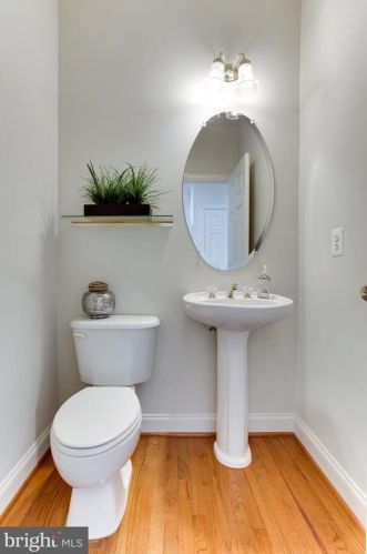 5594 Tucson Ct, Haymarket VA  20169-3145 exterior