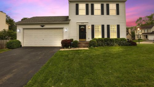 2200 Grove Oaks Ct, Darbydale, OH 43123-1173