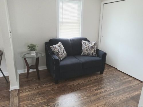 46 Beacon St, Bristol CT  06010-6609 exterior