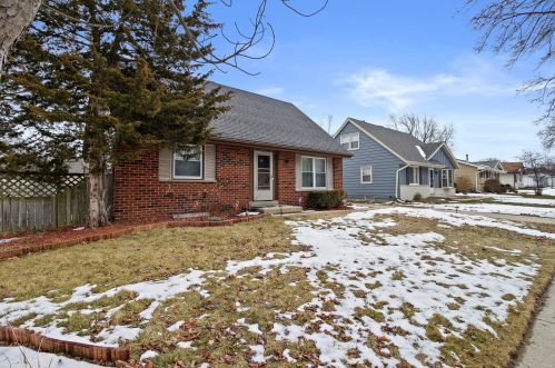 8364 106th St, Milwaukee, WI 53224-2612