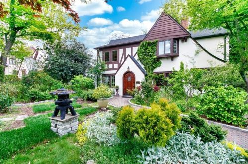 15 Mount Joy Ave, Scarsdale, NY 10583-2632