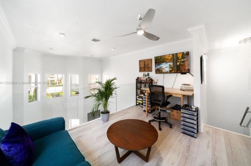 211 15th St, Dania Beach FL  33004-4244 exterior