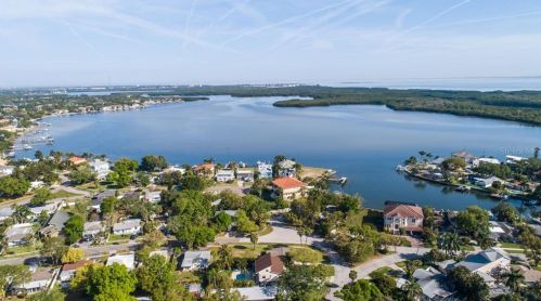 1828 Bayou Grande Blvd, Saint Petersburg, FL 33703-1925