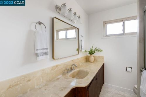 2871 Humphrey Ave, Richmond, CA 94804-1236