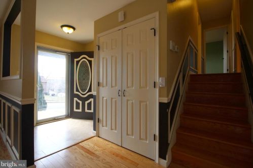 5918 Atteentee Rd, Springfield VA  22150-3908 exterior