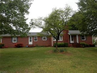 306 Lindbergh St, Winston Salem, NC 27104-4914