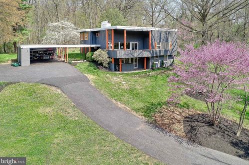 430 Fishing Creek Valley Rd, Harrisburg, PA 17112-9221