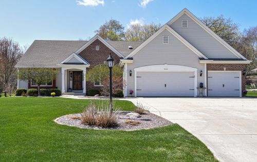 903 Foxwalk Ct, Waterford, WI 53185-3392