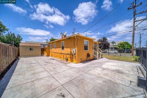 9003 B St, Oakland CA 94603-1435 exterior