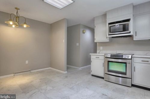 838 Kiehl Dr, Lemoyne PA  17043-1205 exterior