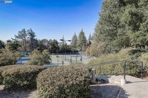 184 Copper Ridge Rd, San Ramon CA  94582-4575 exterior
