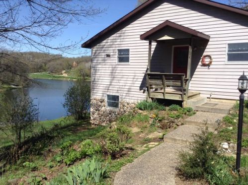 17006 Hidden Valley Ln, Argyle, WI 53504-9518