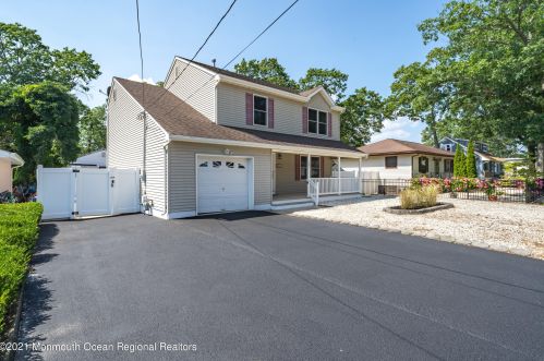 492 Community Dr, Bricktown, NJ 08723-5367