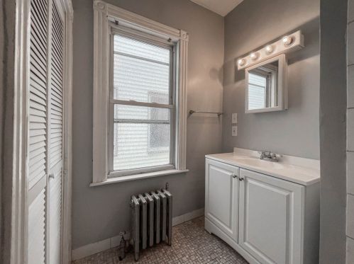 57 Cook Ave, Chelsea MA  02150-1010 exterior