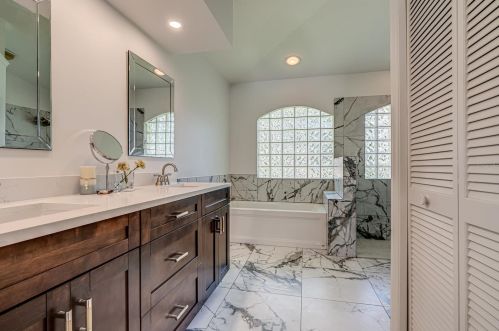 963 Ridgewood Ter, Tarpon Springs FL  34689-2622 exterior