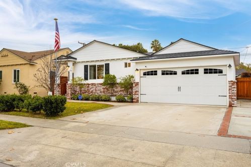 3708 Studebaker Rd, Long Beach, CA 90808-2347
