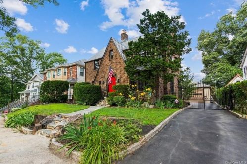 421 Tecumseh Ave, Mount Vernon, NY 10553-1933