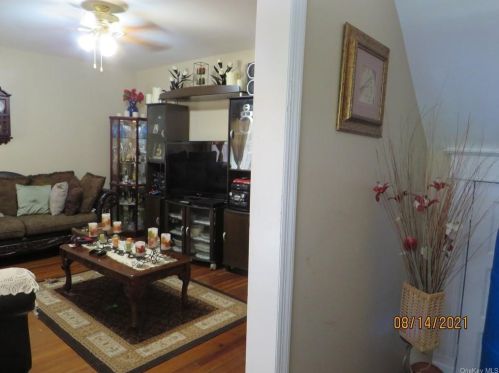 4 Gray St, Poughkeepsie NY 12603-2711 exterior