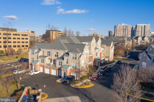 12190 Abington Hall Pl, Herndon, VA 20190-5816