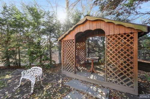 1 Prince Rd, Parsippany NJ  07054-4822 exterior