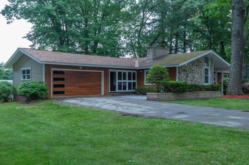 16 Mason Dr, Salem, NH 03079-2107