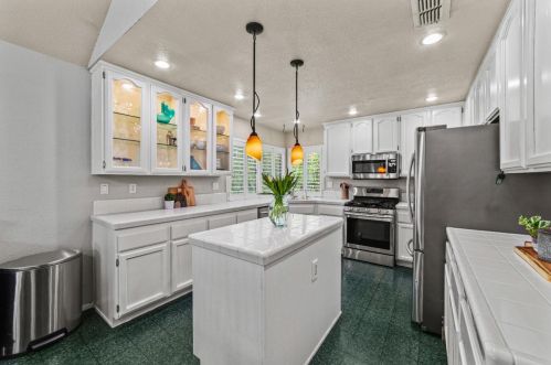 8856 Hiddenspring Way, Elk Grove CA  95758-6153 exterior