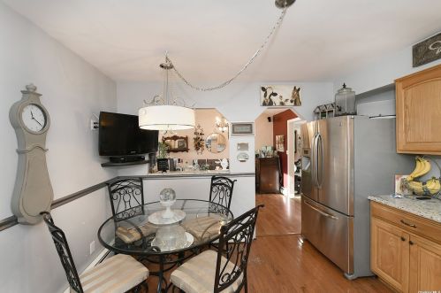 3 Linden Ave, Holtsville NY  11742-2323 exterior