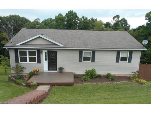 102 Pineview Dr, Marietta, OH 45750-6702