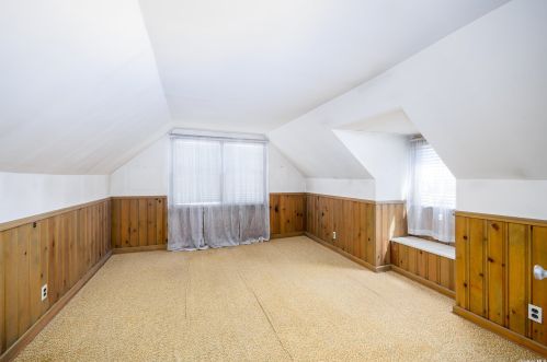 86 Diamond St, Floral Park NY  11003-4216 exterior