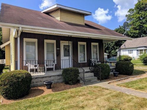 1111 Burlington Dr, Muncie, IN 47302-2702