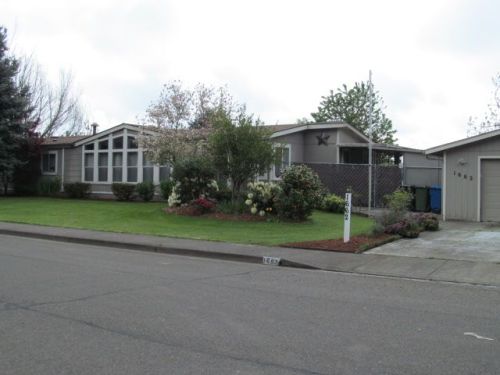 1662 Willow Ave, Woodburn, OR 97071-2151