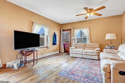 703 Washington Ave, Manville NJ  08835-1858 exterior