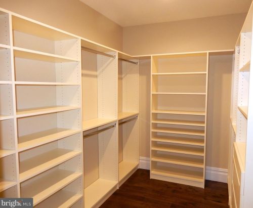 650 Holland Rd, Southampton PA 18966-1819 exterior