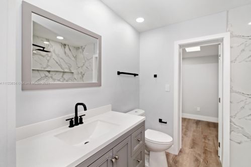 7335 15th Ave, Hialeah, FL 33014-3822