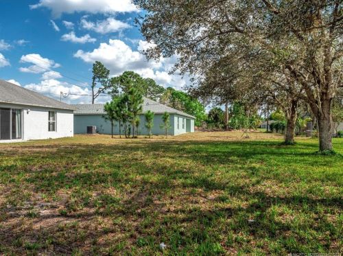 1514 California Blvd, Fort Pierce, FL 34953-1736