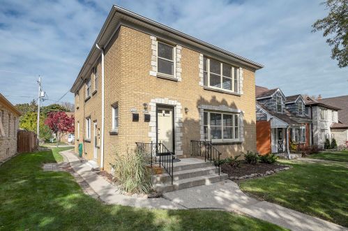 5632 Brooklyn Pl, Milwaukee, WI 53216-3139