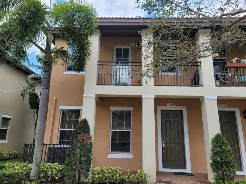 1408 147th Ave, Hollywood, FL 33027-6175