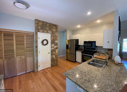 120 Meadow Dr, Hudson WI  54016-1100 exterior