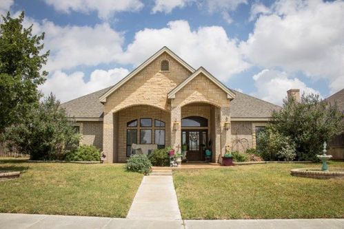 5006 Oak Valley Dr, Midland, TX 79707-3230