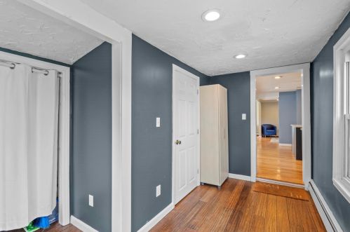 27 Main St, Newton NH  03858-3306 exterior