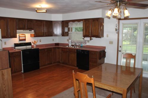 687 Elm St, Washington Ch OH  43160-2526 exterior