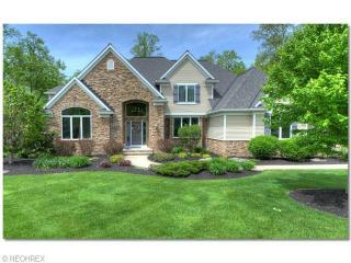 37795 Flanders Dr, Cleveland, OH 44139-6717