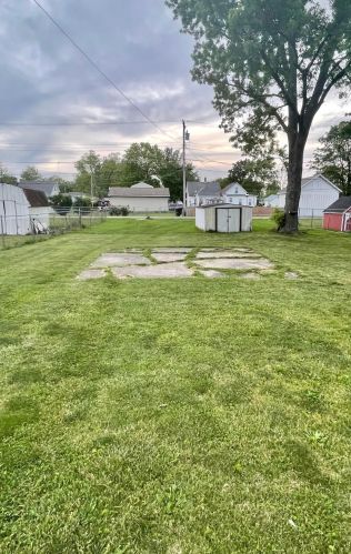 1128 Rawlings St, Washington Ch, OH 43160-1637